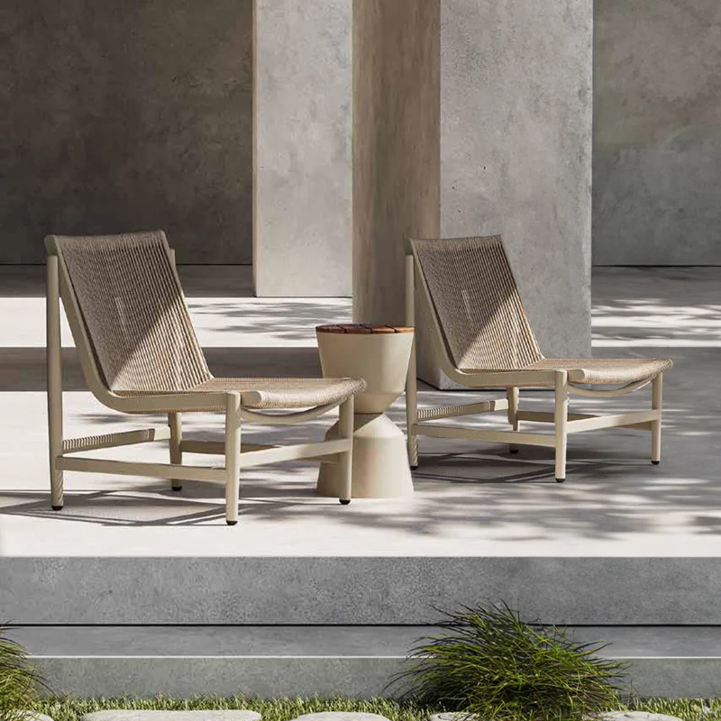 String Outdoor Lounge Chair